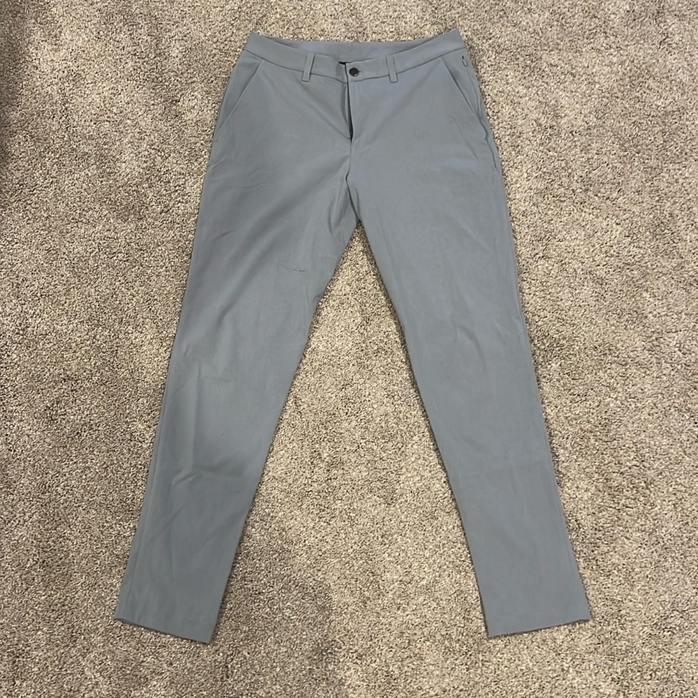 Lululemon ABC SLIM fit, woven air, 32 waist 34 length.